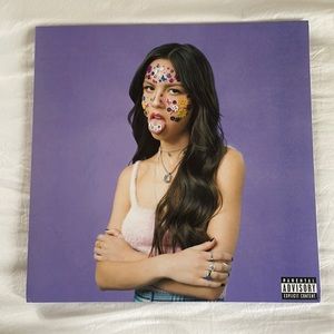 Olivia Rodrigo Sour Vinyl Limited Edition (Exclusive Crystal Vellum Vinyl)